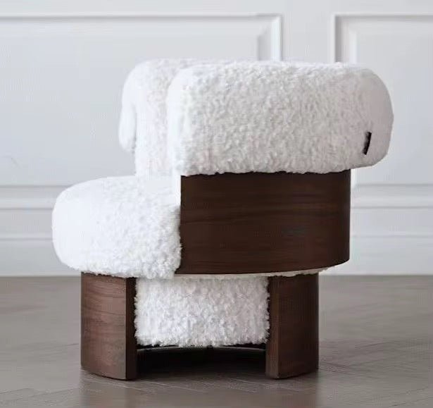 Fauteuil design en bois et tissu bouclette - Bohaé Paris