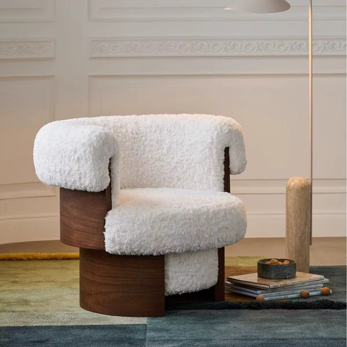 Fauteuil design en bois et tissu bouclette - Bohaé Paris